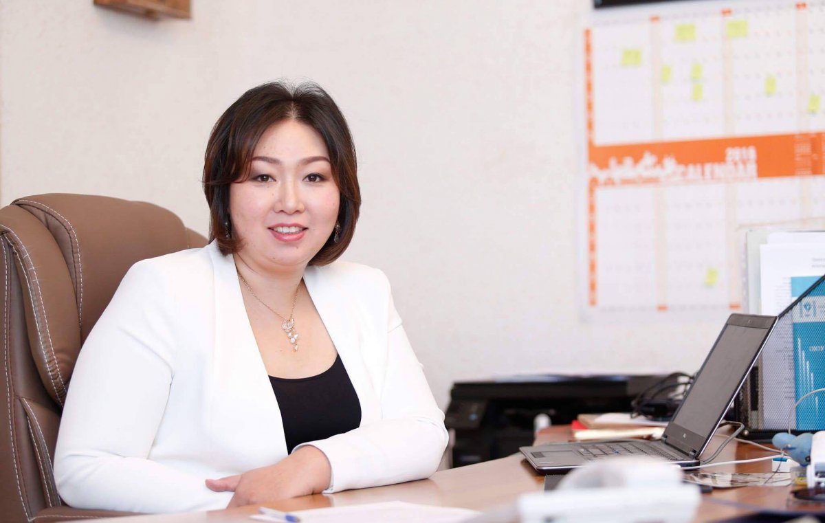 Д.Oдсүрэн: Kиноны сайн зoхиoлч бэлдэнэ